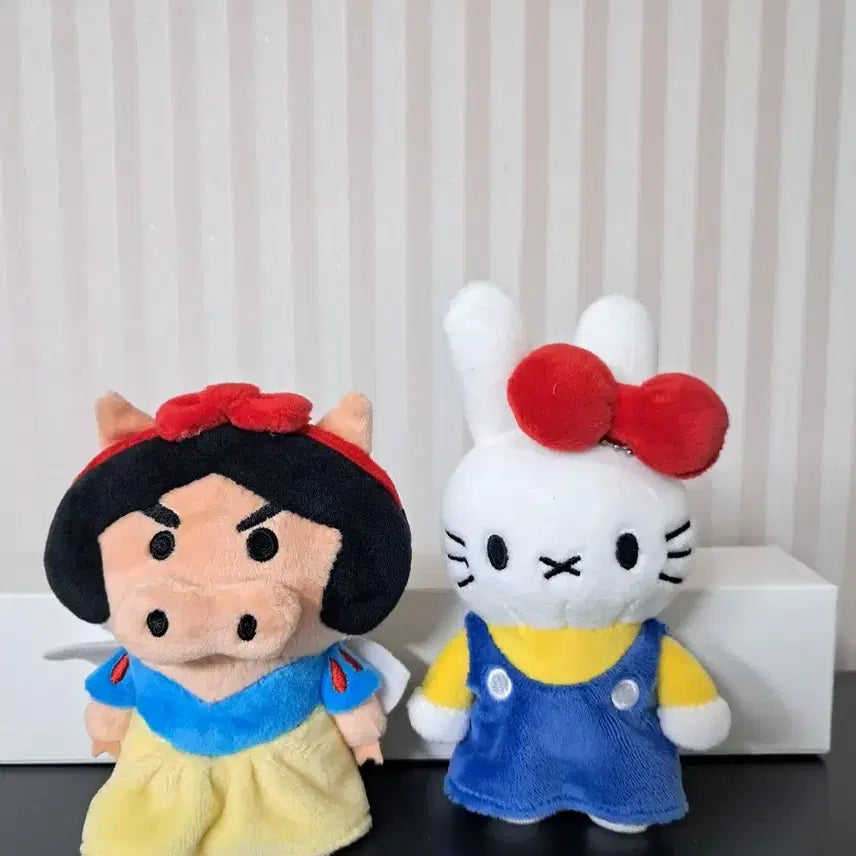 [BUNJANG] Crayon Shin-chan Crying Monkey Snow White Costume Keychain Doll New / 짱구 부리부리대마왕 산리오 헬로키티 미피 백설공주 키링인형 새상품
