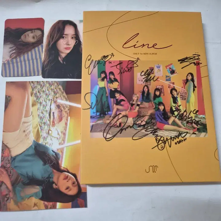 [BUNJANG] UNI-T 1st Mini Album Signed CD Photocard Set / (민트급)유니트 1집 미니앨범 싸인cd 입니다