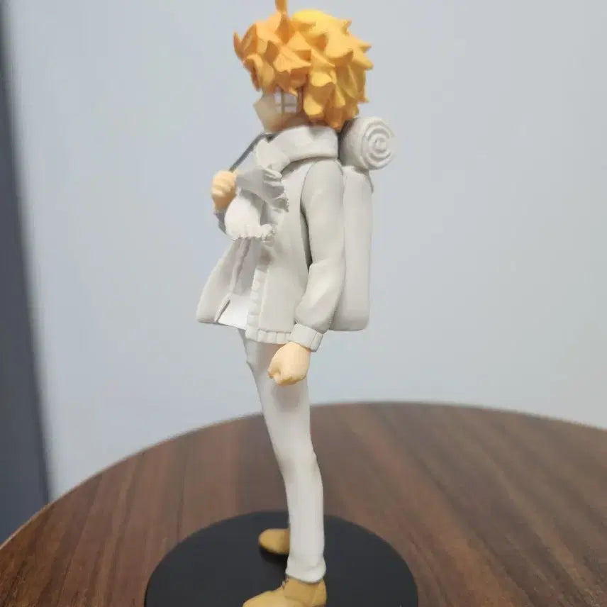 [BUNJANG] The Promised Neverland Emma Figure / 약속의 네버랜드 엠마 피규어