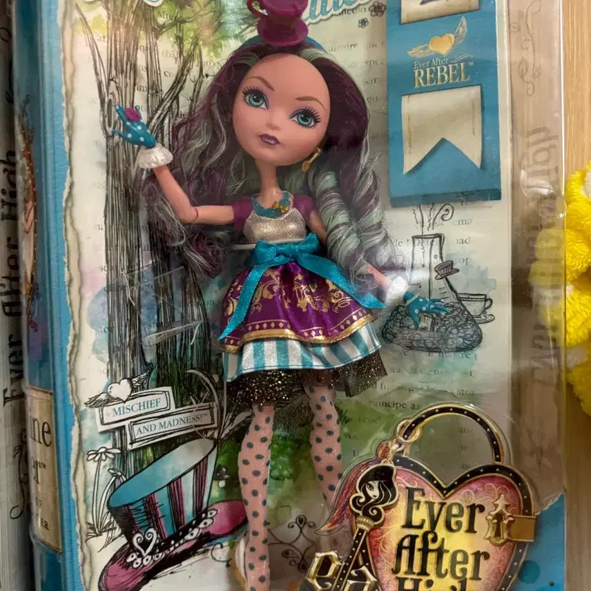 [BUNJANG] Ever After High Madeline Hatter Doll / 에버애프터하이돌 에하돌 매들린 해터