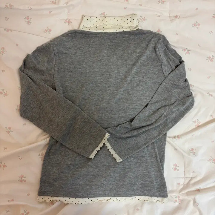 [BUNJANG] Dot Pattern Turtleneck Layered Frill T-Shirt / 도트 무늬 목폴라 레이어드 프릴 티셔츠