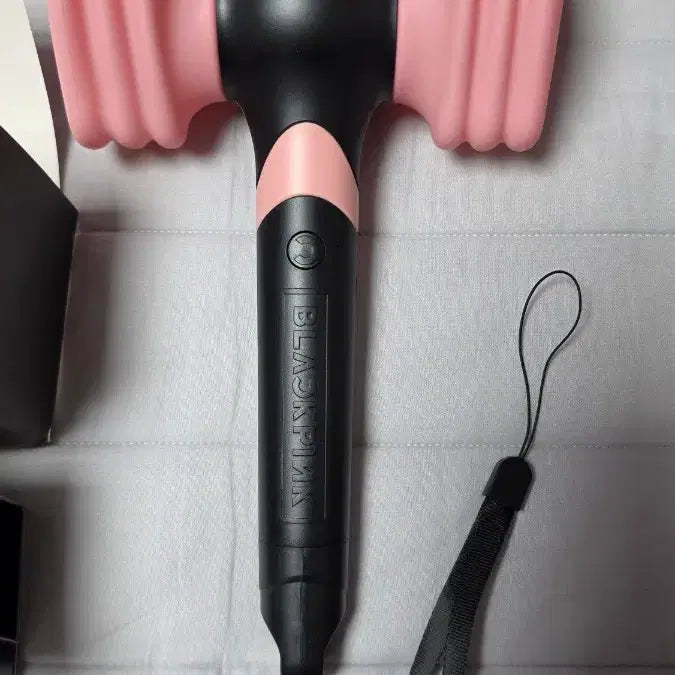 [BUNJANG] BLACKPINK Official Light Stick Ver. 2 / 초특가새제품 블랙핑크 공식 응원봉 VER.2 blackpink 제니 로제