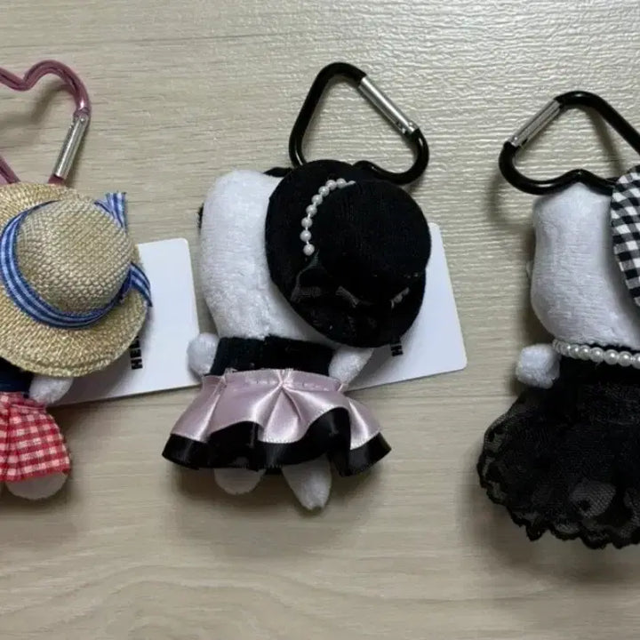 [BUNJANG] Sanrio Hello Kitty Straw Hat Pearl Necklace Black Dress Keyring Doll / 산리오 헬로키티 밀짚 모자 검은 드레스 가방 키링인형 새상품