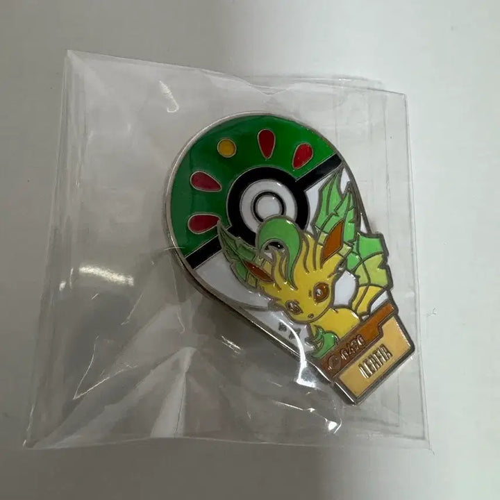 [BUNJANG] Pokemon Lotte World Collaboration Balloon Flight Leafeon Limited Edition Can Badge / 번장 최저가) 롯데월드 포켓몬 콜라보 풍선비행 리피아 한정판 캔뱃지