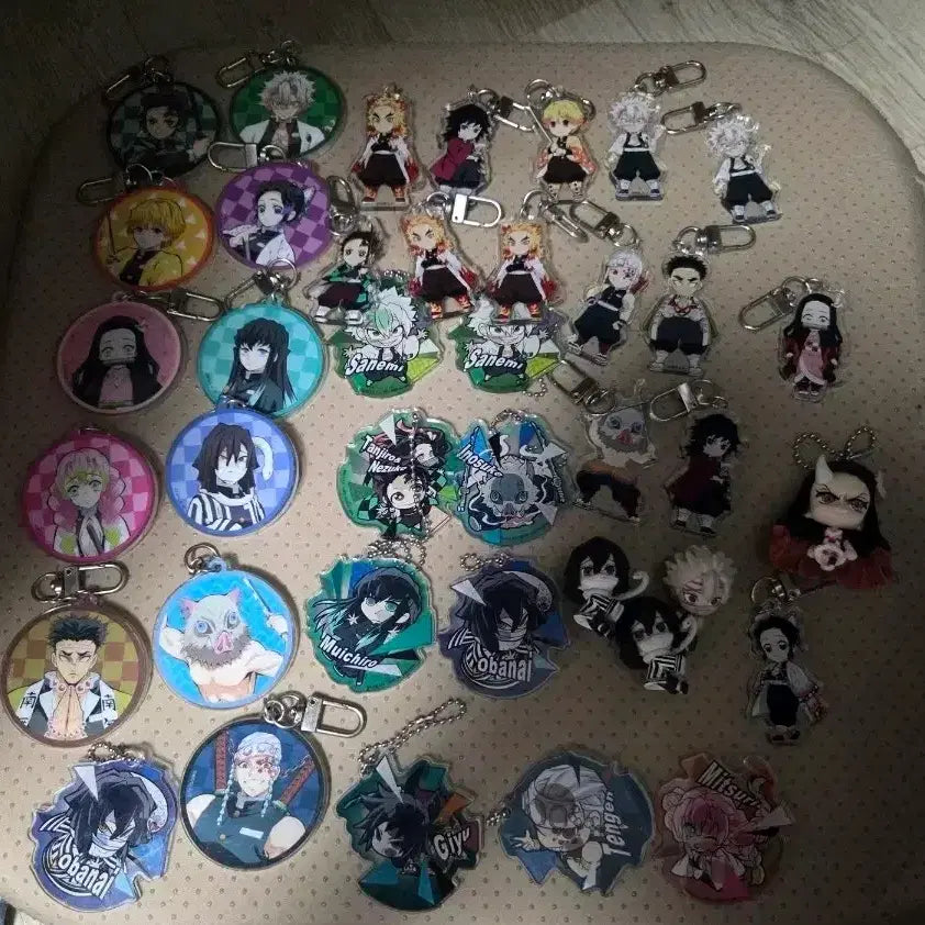 [BUNJANG] Demon Slayer Keychains &amp; Figures Bundle / 귀멸의칼날 키링및피규어 일괄판매
