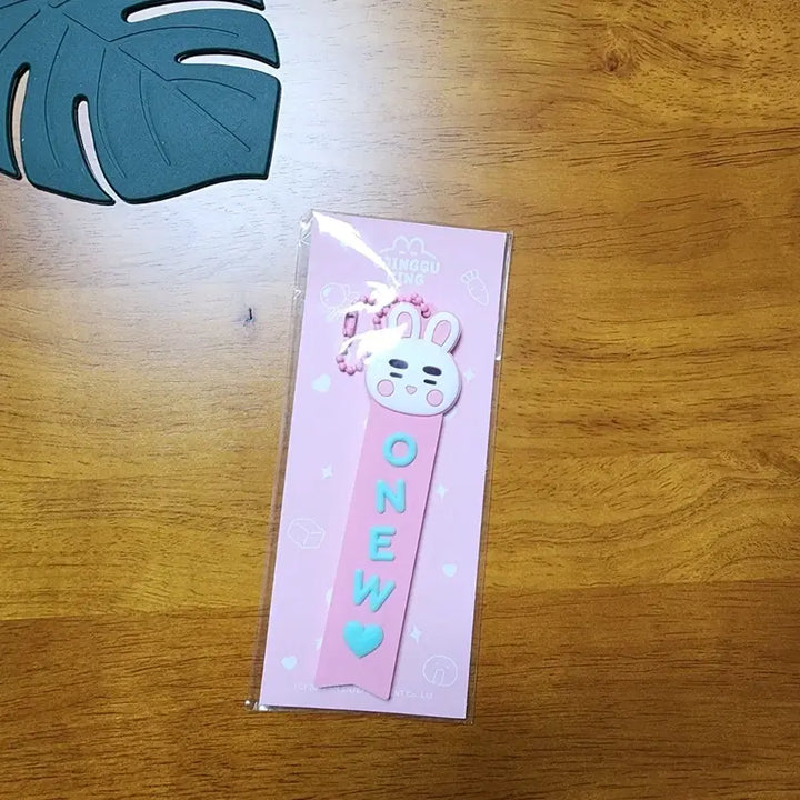 [BUNJANG] SHINee Onew Name Tag / 샤이니 온유 네임텍