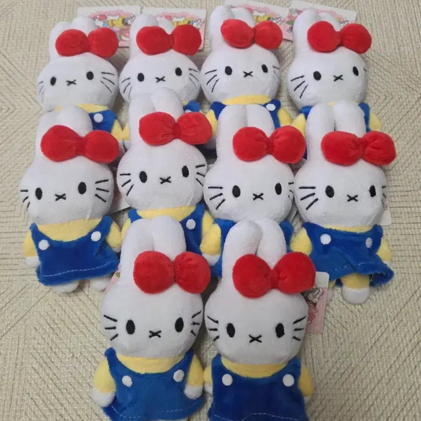 [BUNJANG] Miffy x Kitty Collaboration Plush Keychain New / 미피키티 인형키링 새상품