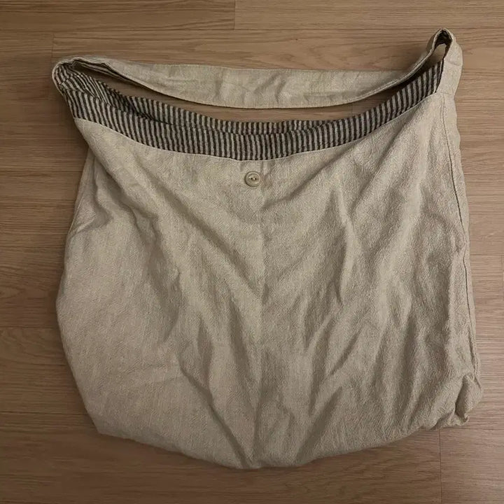 [BUNJANG] Wardrobe 41 Stripe Reversible Shoulder Bag / 워드로브 41 스트라이프 리버시블 숄더백