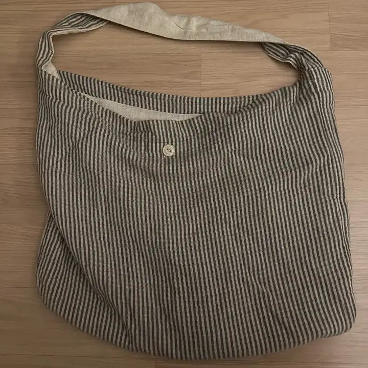 [BUNJANG] Wardrobe 41 Stripe Reversible Shoulder Bag / 워드로브 41 스트라이프 리버시블 숄더백