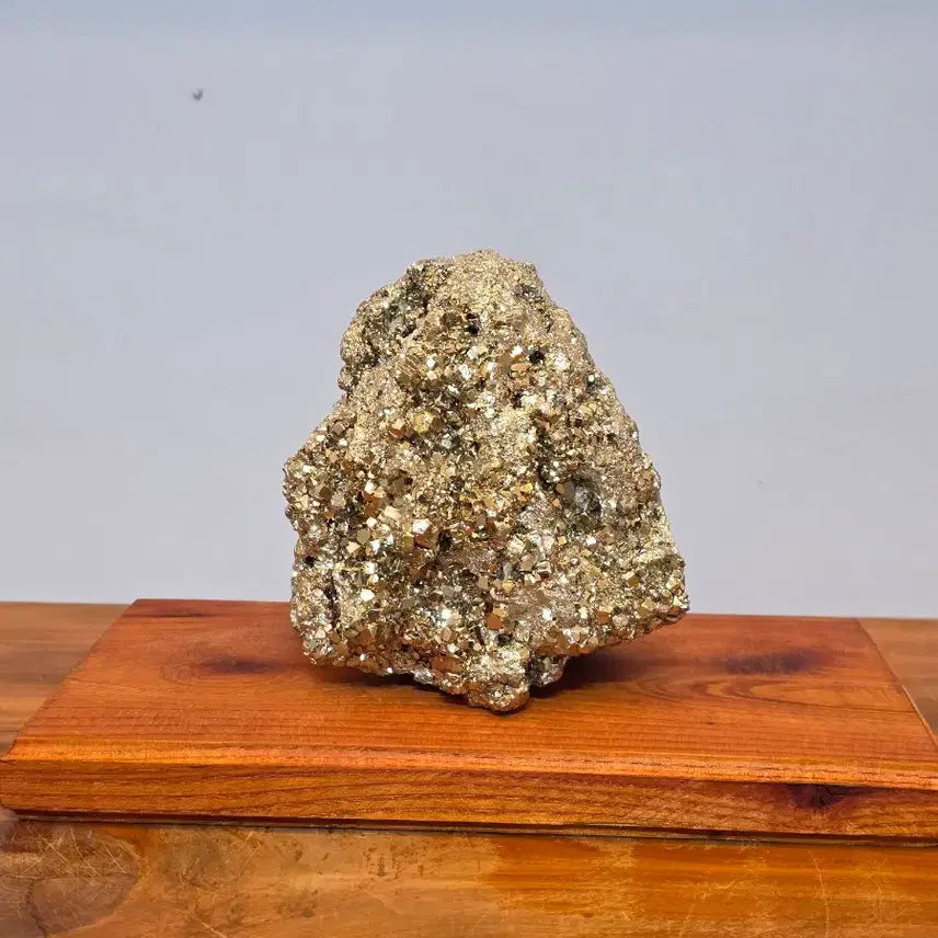 [BUNJANG] Pyrite Mineral Stone Display / 26053033 더 반짝이고 묵직한 황철석 광물 수석 팝니다