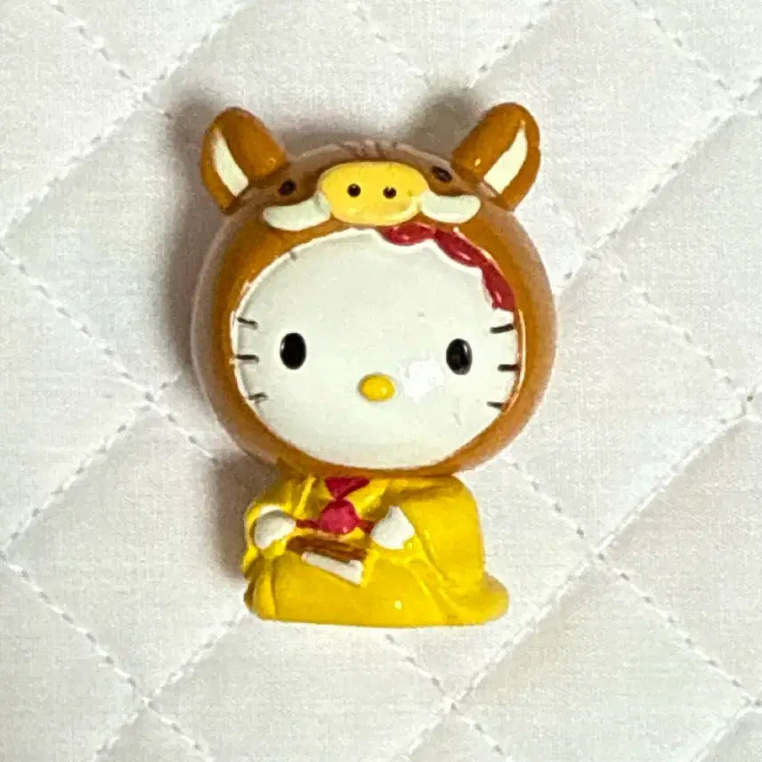 [BUNJANG] Hello Kitty Wild Boar Costume Classic Figure / 헬로키티 맷돼지 고전 피규어