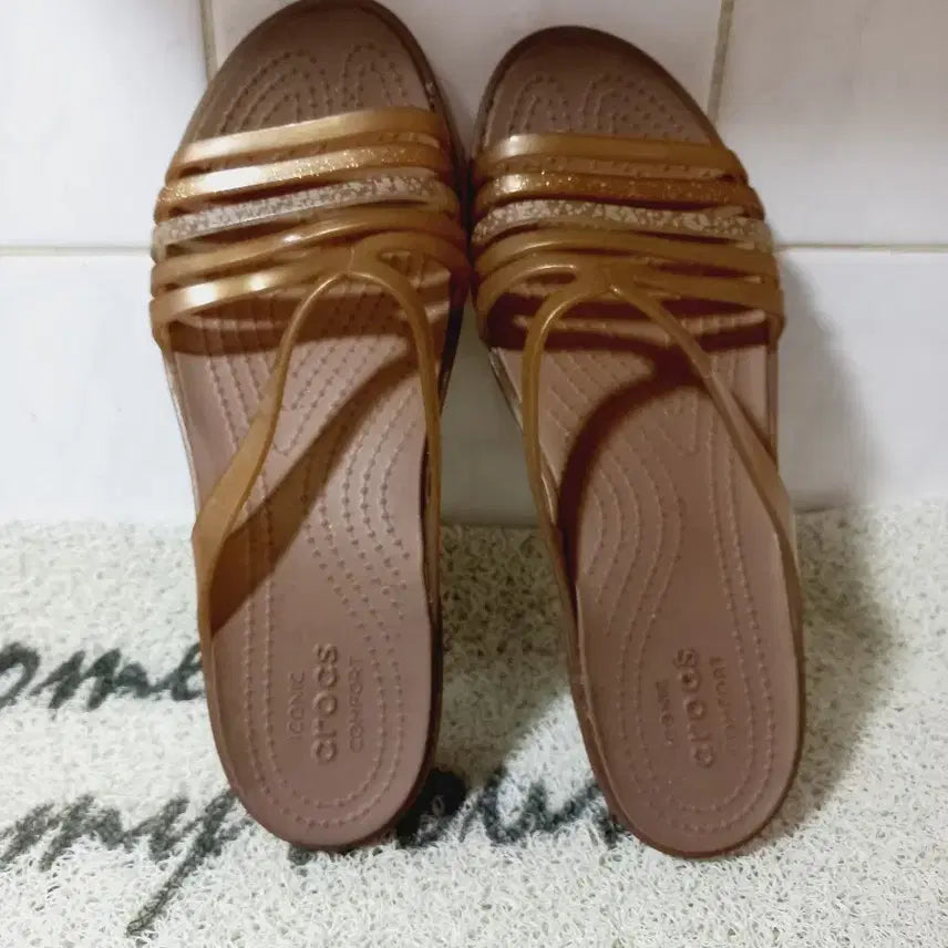 [BUNJANG] Crocs W6 (230mm) Brown Strap Sandals / 크록스w6 (230)브라운 슬리퍼
