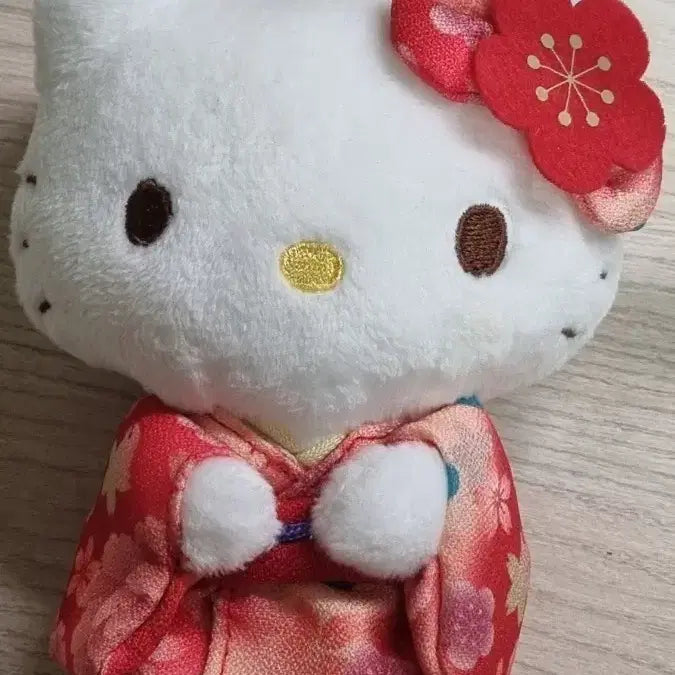 [BUNJANG] Sanrio Hello Kitty Kimono Doll Keychain / 기모노 키티