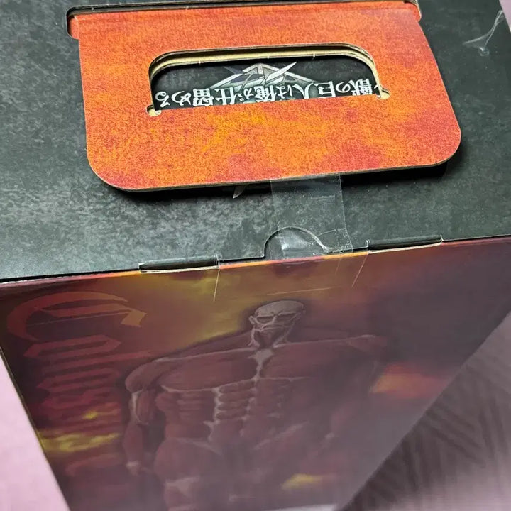 [BUNJANG] Attack on Titan Colossal Titan Erwan &amp; Can Badge Bundle Set / 진격의거인 초대형거인 라원 및 캔뱃지, 초코노코