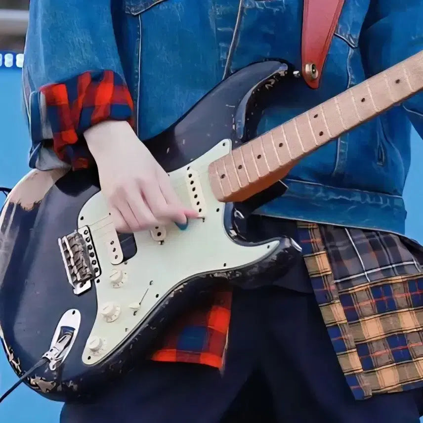 [BUNJANG] Day6 Jae Guitar Miniature Nutcracker Set / 데이식스 제이 기타 미니어처 넛크래커 하루 박제형 제형