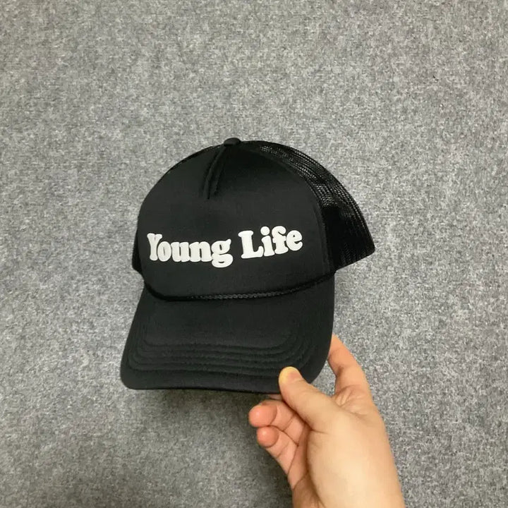 [BUNJANG] Young Life Black Trucker Cap / (Young Life) 블랙 트럭커 캡