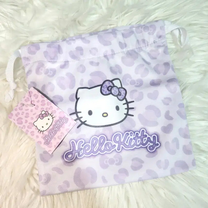 [BUNJANG] Hello Kitty Milky Face Collaboration Drawstring Pouch (Unused) / [미사용] 헬로키티 복조리 파우치 키티 스트링 파우치 (오늘만 마지막)