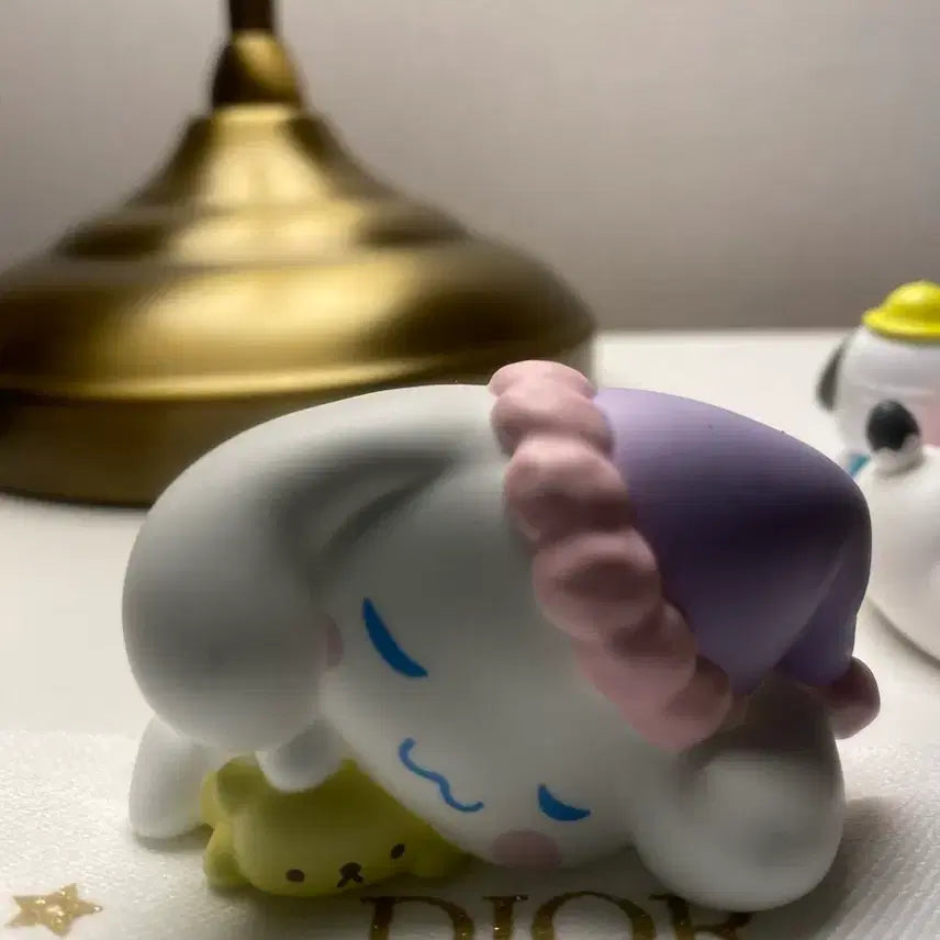 [BUNJANG] Sanrio Cinnamoroll Pajama Figure / 산리오 시나모롤 잠옷 피규어