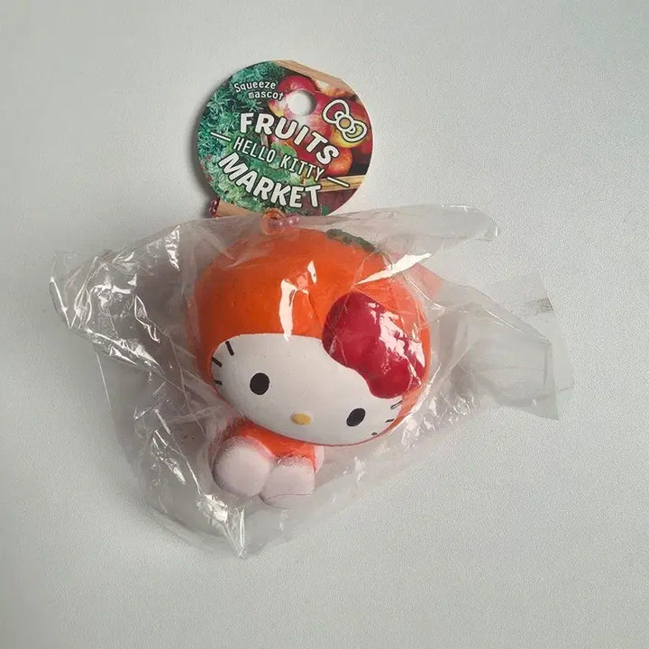 [BUNJANG] Hello Kitty Fruit Market Squeeze Mascot Keychain / 헬로키티 후르츠 마켓 스퀴즈 마스코트 키링 과일