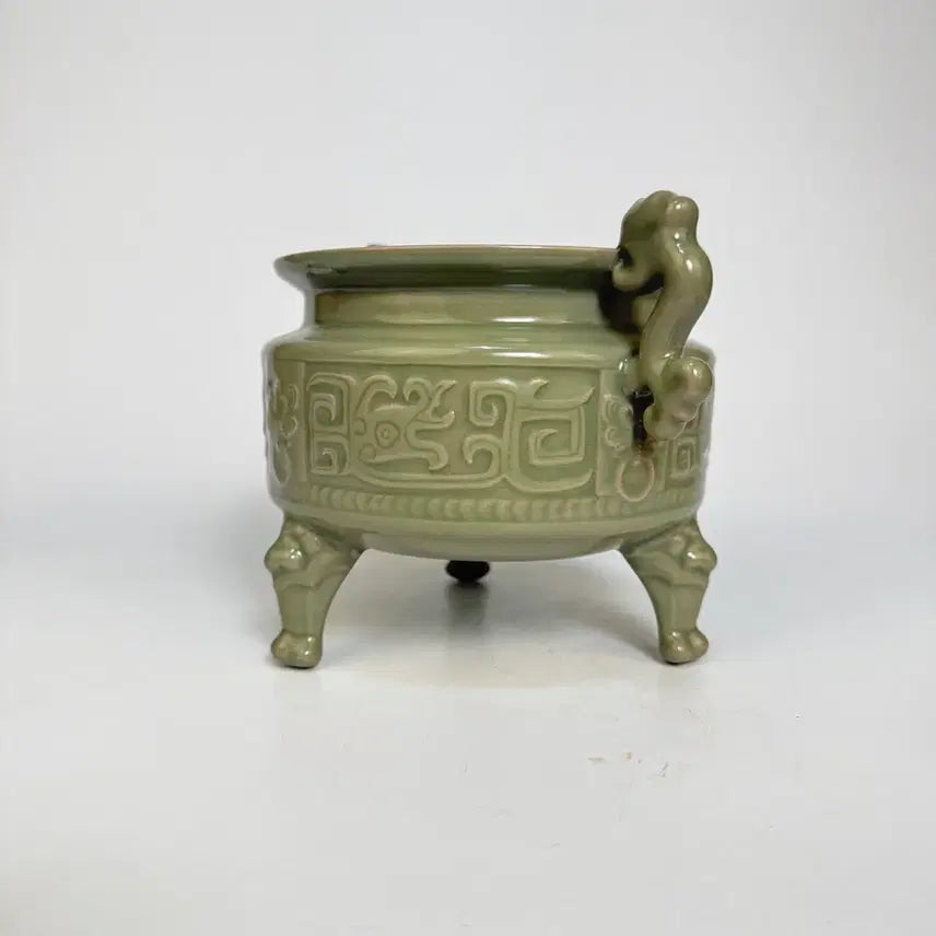 [BUNJANG] Woryo Relief Tripod Incense Burner / 월요 양각 삼족양이향로