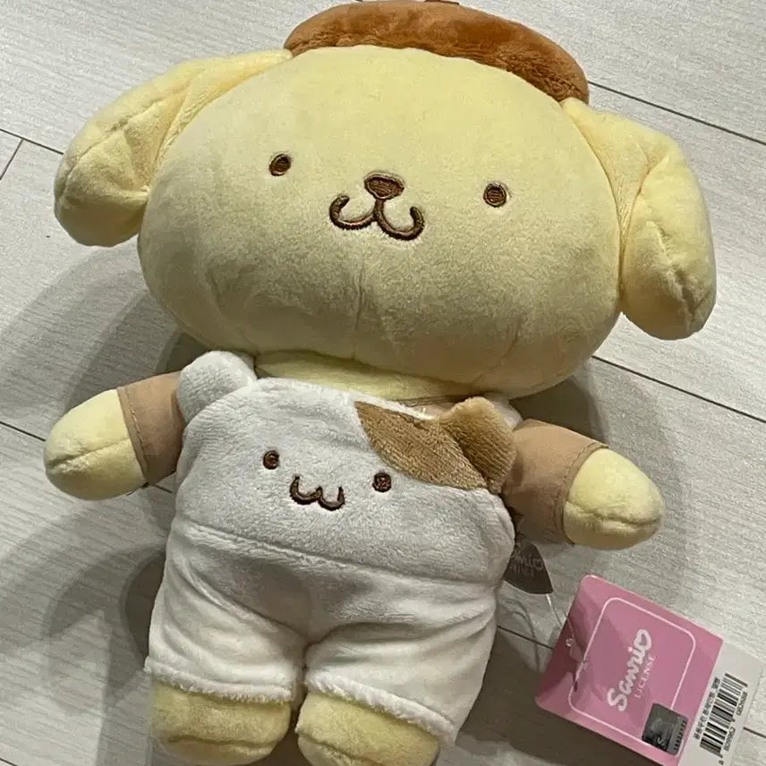 [BUNJANG] Sanrio Pompompurin Medium Plush Doll with Overalls / 폼폼푸린 멜빵 중형 인형