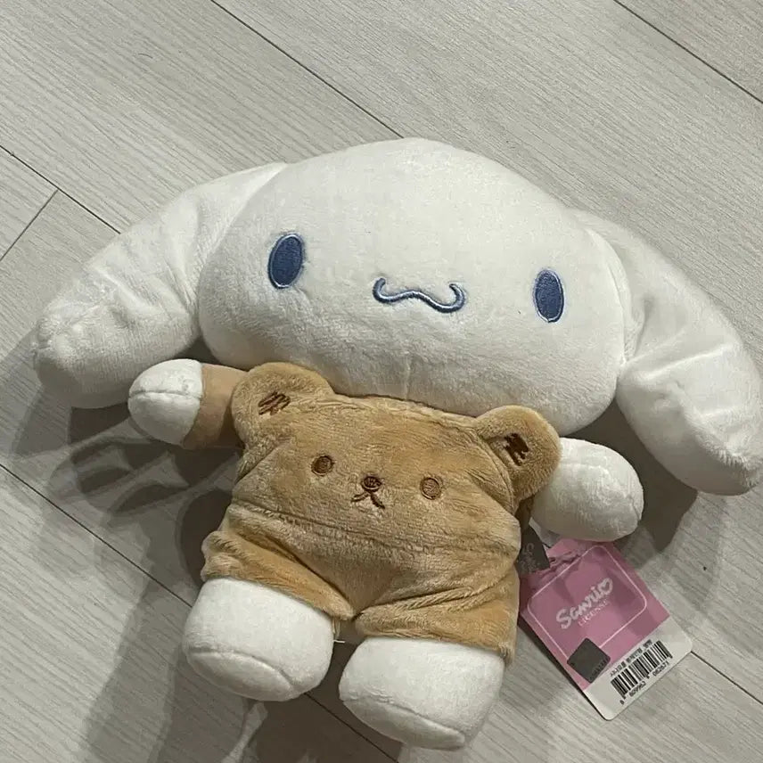 [BUNJANG] Cinnamoroll Overalls Medium Plush Doll / 시나모롤 멜빵 중형 인형