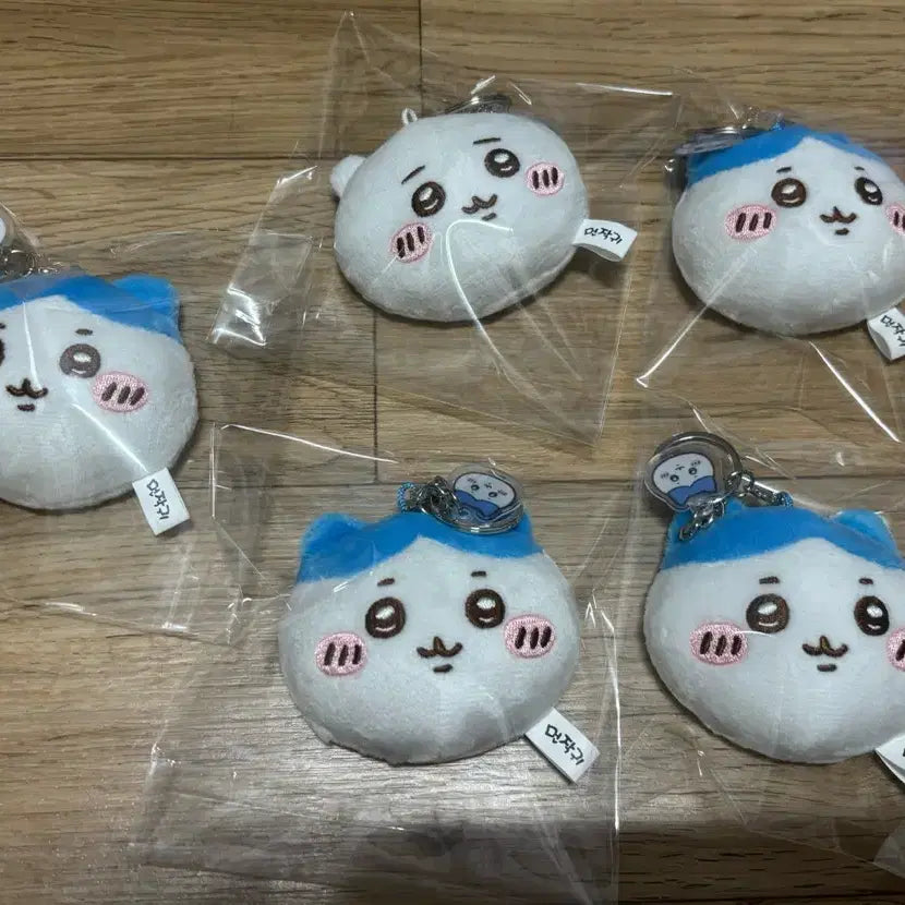 [BUNJANG] Chiikawa Hachiwara Mirror Keychain / 치이카와 거울 키링 하치와레