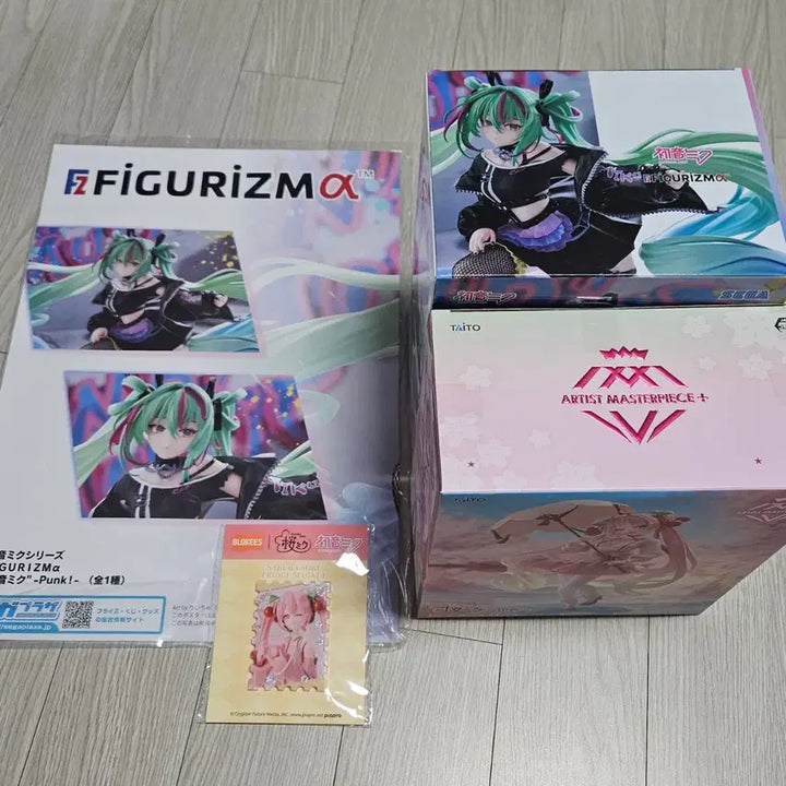 [BUNJANG] Hatsune Miku Punk Figure, Sakura Miku Figure, Acrylic, Poster Set (Sealed) / (미개봉, 포스터증정)하츠네 미쿠 펑크 피규어,사쿠라미쿠 피규어, 아크릴