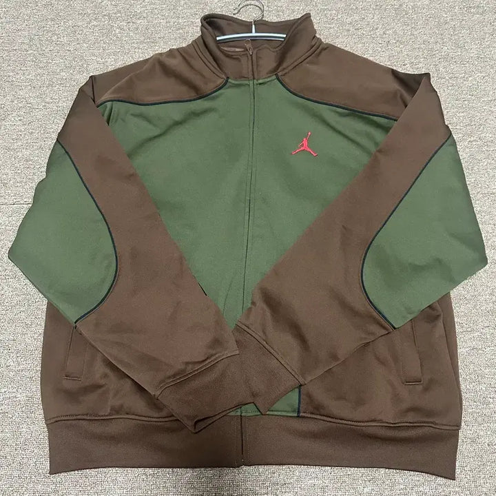 [BUNJANG] Supreme x Jordan Tricot Track Jacket Olive / 슈프림 x 조던 트랙 자켓