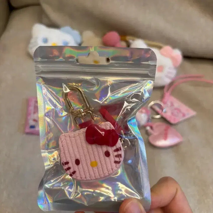 [BUNJANG] Hello Kitty 6종 Bundle Set Keychains &amp; Accessories / 새상품)헬로우 키티 6종 일괄판매합니다! 인형키링, 동전지갑 키링, 스티