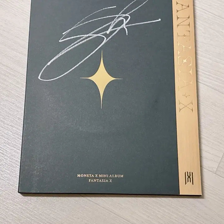 [BUNJANG] Monsta X Shownu Signed Album / 몬스타엑스 셔누 사인앨범 양도합니다