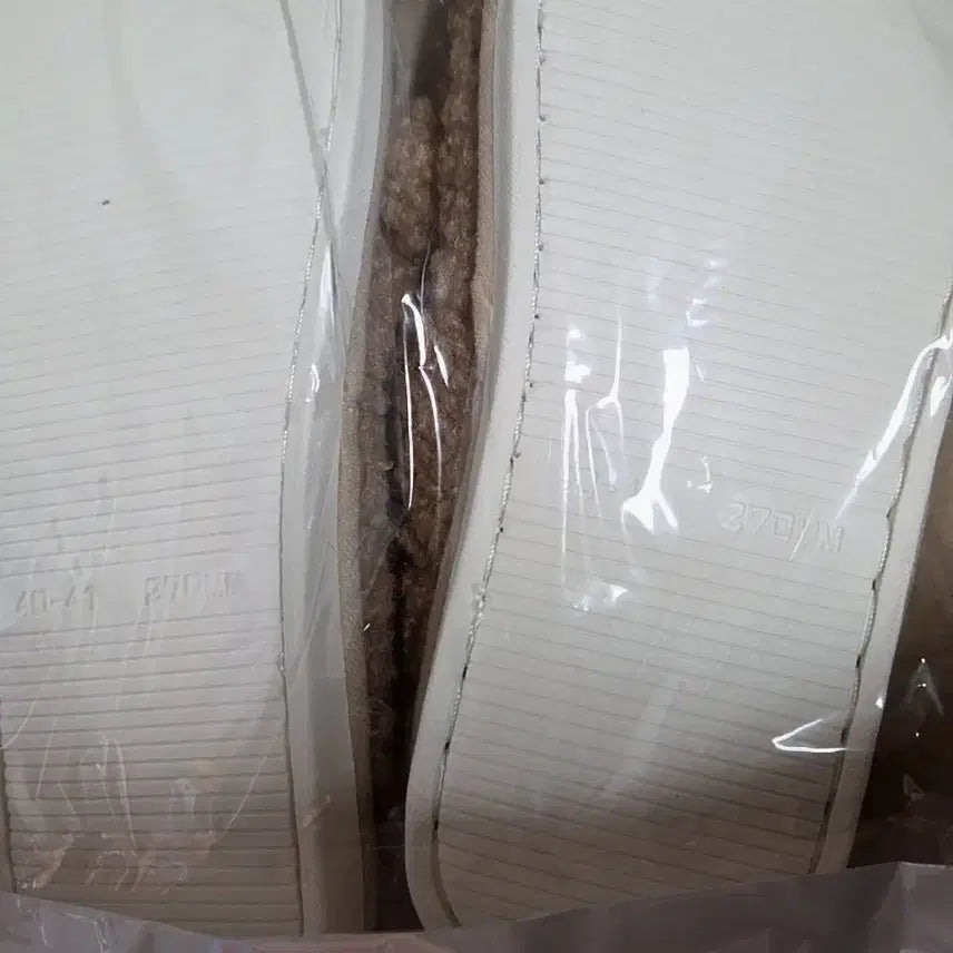 [BUNJANG] Maru is a Puppy Furry Slippers (270 Free Size) / 마루는 강쥐 퍼 슬리퍼