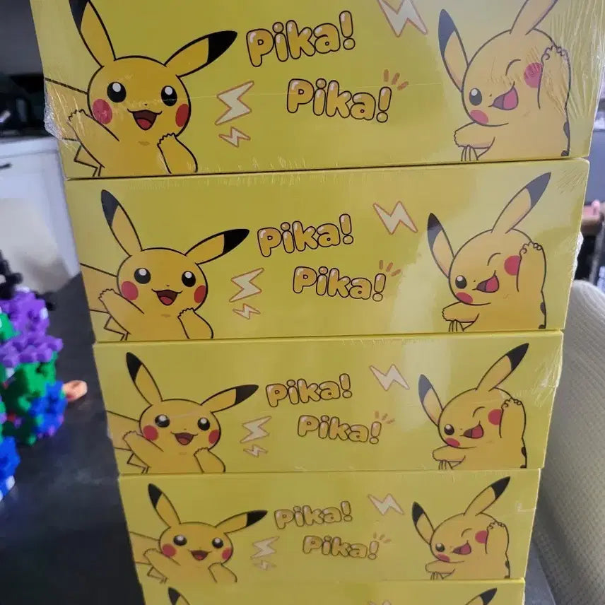 [BUNJANG] Pokemon Card Pikachu Present Box Bundle Set (4 Boxes) / 포켓몬카드 4박스 피카츄 프레젠트박스 판매합니다