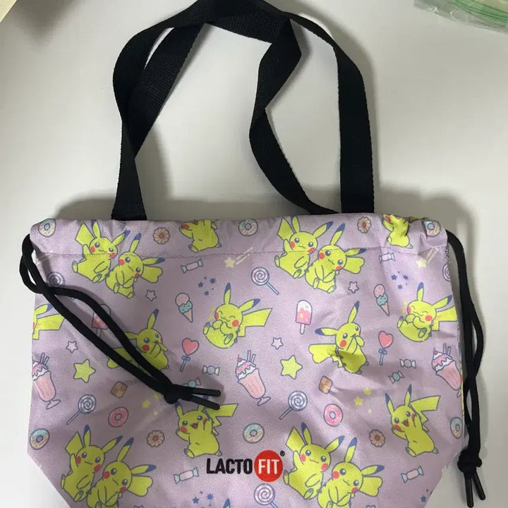 [BUNJANG] Olive Young Pokemon Edition LactoFit Pikachu Collaboration Lunch Bag (Unsealed) / 올리브영 포켓몬 에디션 락토핏 피카츄 콜라보 런치백 단순개봉