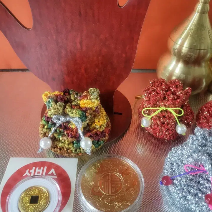 [BUNJANG] Year of the Horse 100 Million Won Commemorative Gold Coin &amp; Hand-Knitted Lucky Pouch Keyring Set / 금화 말띠 1억 기념주화