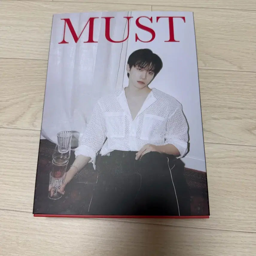 [BUNJANG] 2PM Junho MUST Limited Edition Photobook Set / 이준호 2PM 7집 must 준호 표지 한정반 (5천장 한정화보 포함)