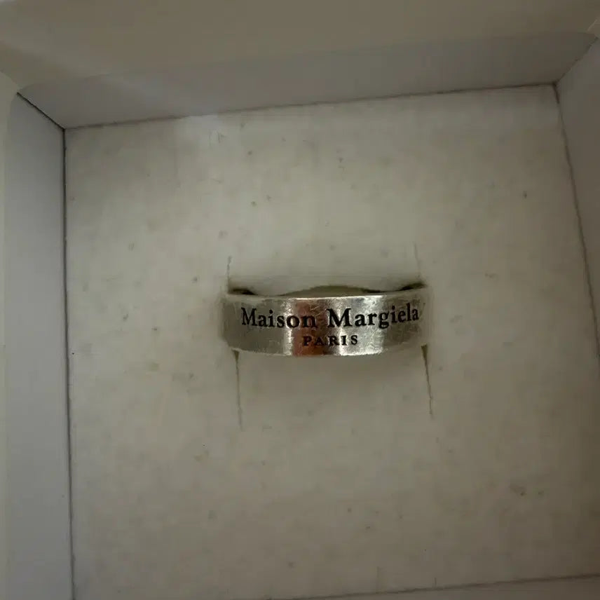 [BUNJANG] Maison Margiela Logo Ring Sterling Silver Size 8 / 정품 메종마르지엘라 로고 925반지 8호