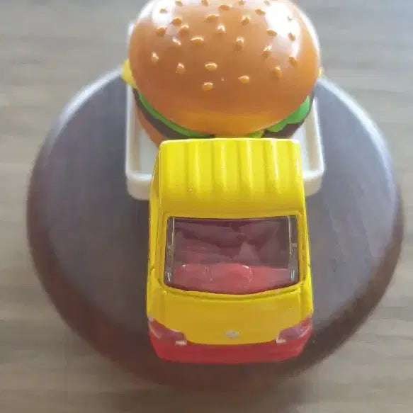 [BUNJANG] Tomica No. 54 Toyota Town Ace Hamburger Truck / 토미카 NO.54 도요타 타운에이스 햄버거차