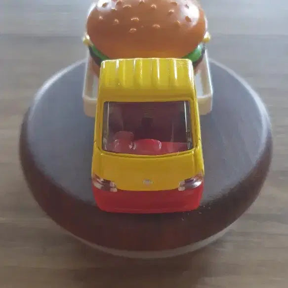 [BUNJANG] Tomica No. 54 Toyota Town Ace Hamburger Truck / 토미카 NO.54 도요타 타운에이스 햄버거차