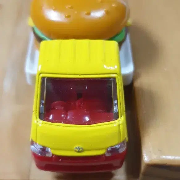 [BUNJANG] Tomica No. 54 Toyota Town Ace Hamburger Truck / 토미카 NO.54 도요타 타운에이스 햄버거차