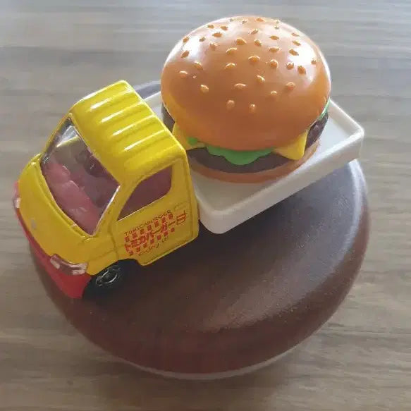 [BUNJANG] Tomica No. 54 Toyota Town Ace Hamburger Truck / 토미카 NO.54 도요타 타운에이스 햄버거차