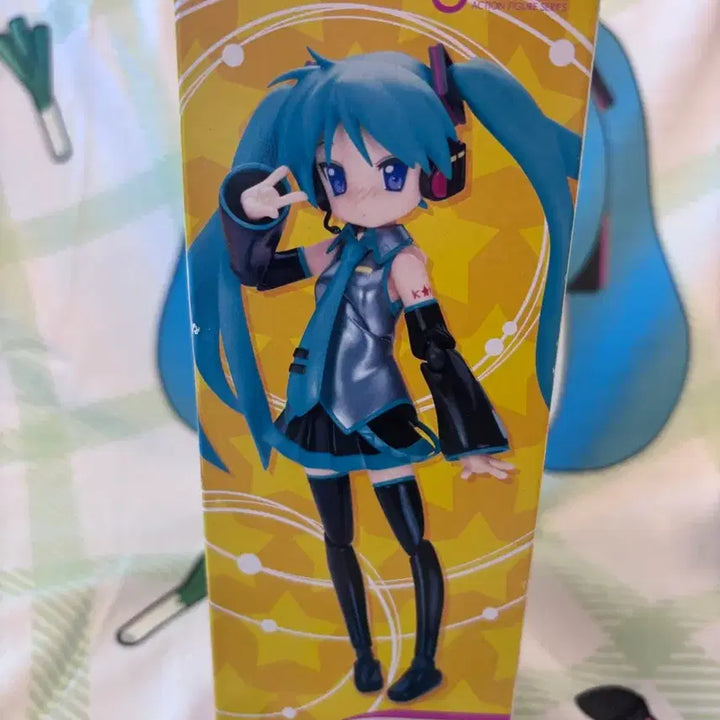 [BUNJANG] Max Factory Figma 035 Kagami Hatsune Miku Cosplay Figure (Sealed) / 미개봉 유일 매물 러키스타 카가미 하츠네 미쿠 코스프레 피규어