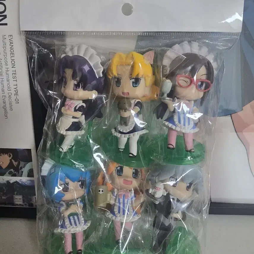 [BUNJANG] Puchieva Petit Eva Maid Set Figures (6 Pieces) / 푸치에바 쁘띠에바 메이드세트
