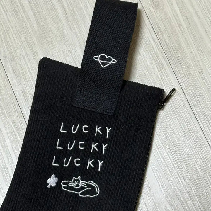 [BUNJANG] Inaapiece Square Corduroy Pouch / 이나피스퀘어 코듀로이 파우치