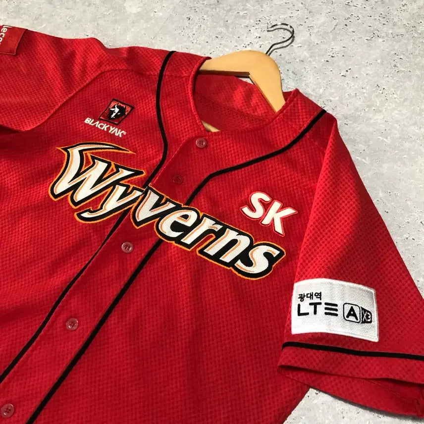 [BUNJANG] SK Wyverns Scott Autographed Baseball Jersey / SK와이번스 유니폼 스캇 사인반 희귀 SK 반팔