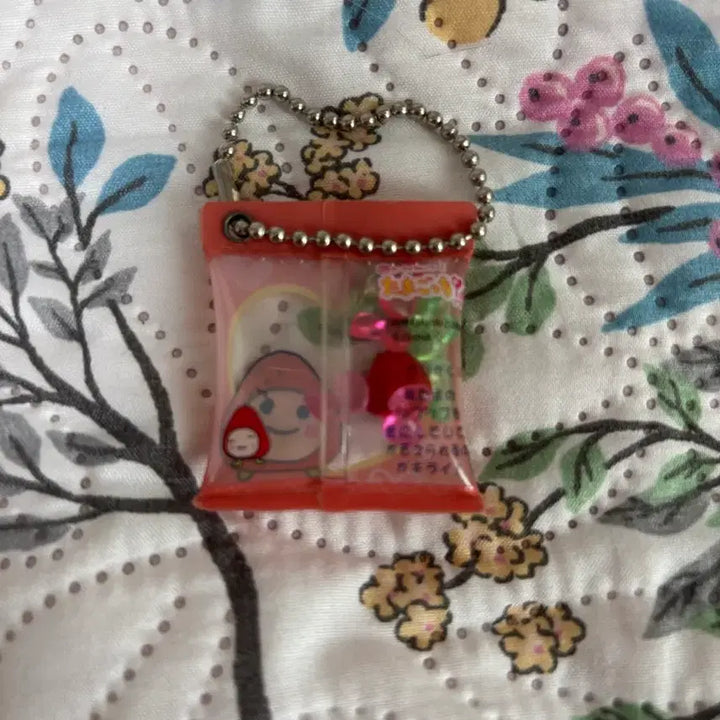 [BUNJANG] Rare Ichigo-chi Tamagotchi Keychain / 레어 다마고치 고전 키링 (이치고치)-13일까지만 2.1