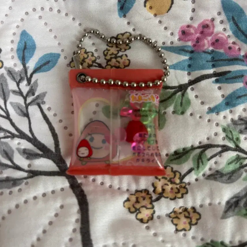 [BUNJANG] Rare Ichigo-chi Tamagotchi Keychain / 레어 다마고치 고전 키링