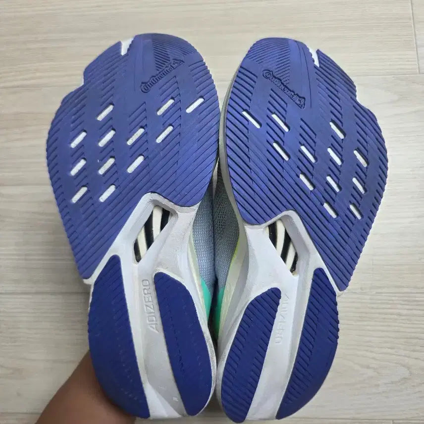 [SOLD OUT] 아디제로 보스턴 12 w 230사이즈 러닝화