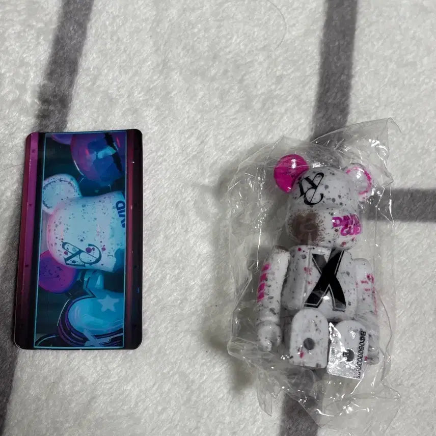 [BUNJANG] Be@rbrick IVE 404 Not Found Designer Figure / 베어브릭 아이브+404