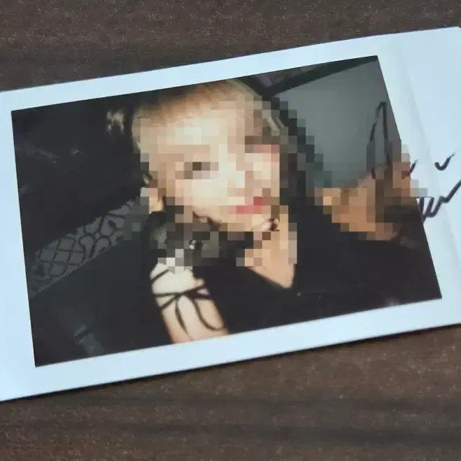 [BUNJANG] LUMINOUS BIBI Signed Polaroid / 루셈블 비비 싸인 폴라로이드